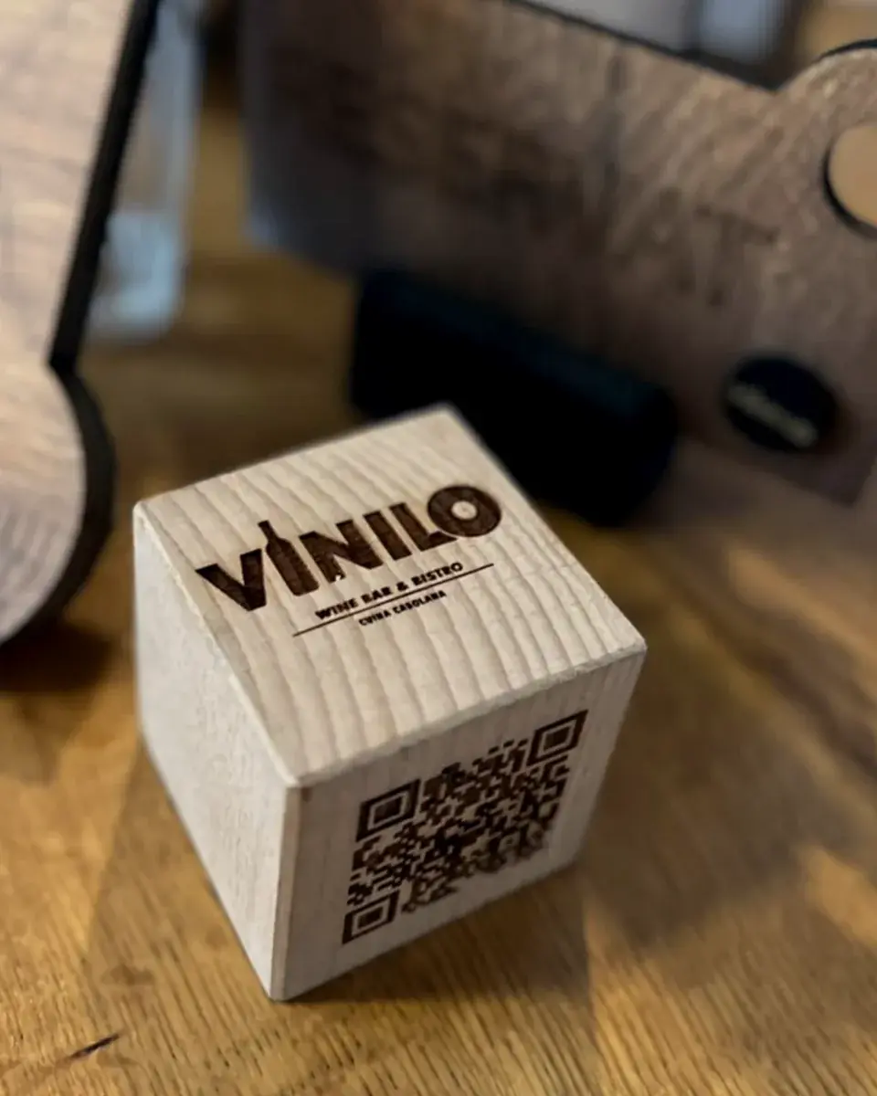 El cubo con el código QR de la carta digital